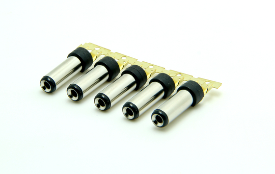 ক্রাম্পিং ব্যারেল টাইপ 10A 12V 5.5 * 2.5 মিমি ওয়্যার 18 AWG - 26 AWG পুরুষ ডিসি পাওয়ার প্লাগ সংযোগকারী