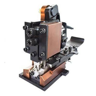 উচ্চ নির্ভুলতা উত্পাদন কাস্টম রিং বৃত্তাকার স্প্যাড পতাকা পিন তামার বিচ্ছিন্ন টার্মিনাল অ্যাপ্লিকেটর ক্রিমিং টার্মিনাল ছাঁচ